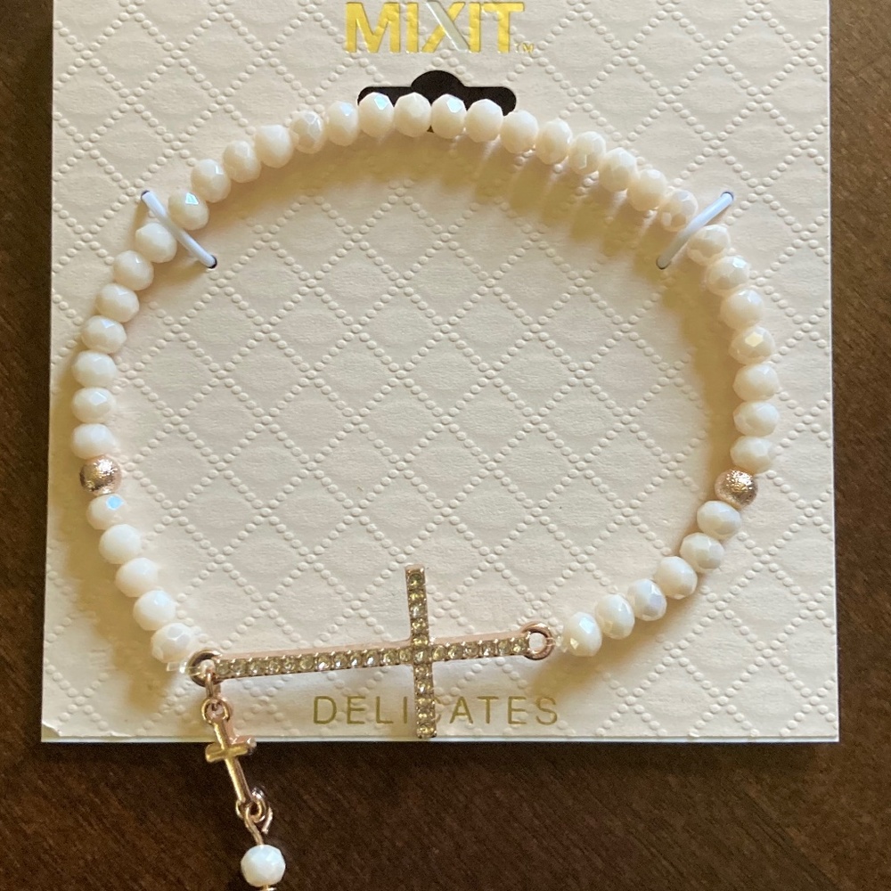 NWT Mix It Delicates Dainty Gold and White Cross Bracelet